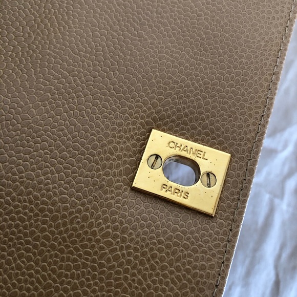 CHANEL vintage caviar beige medium flap bag - Picture 12 of 16